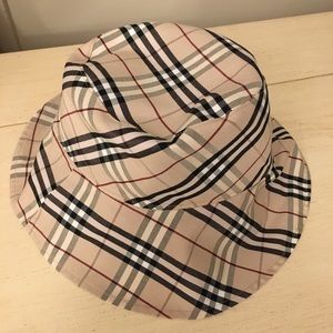 ❤️SOLD❤️Burberry vintage reversible hat